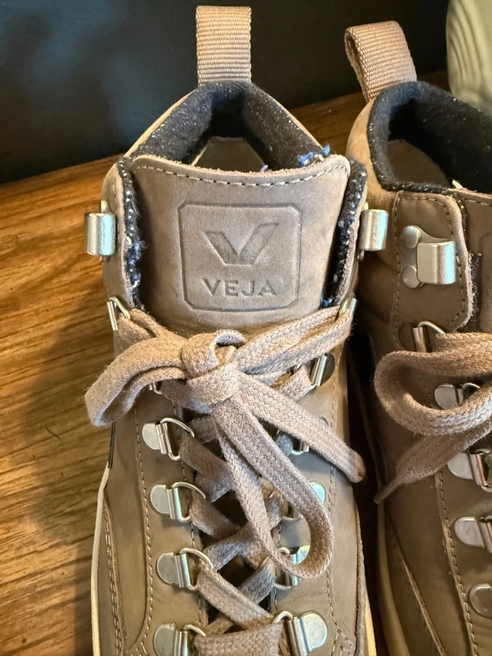 Size US 8 VEJA Roraima Suede Trainers - Oxford Grey/ white